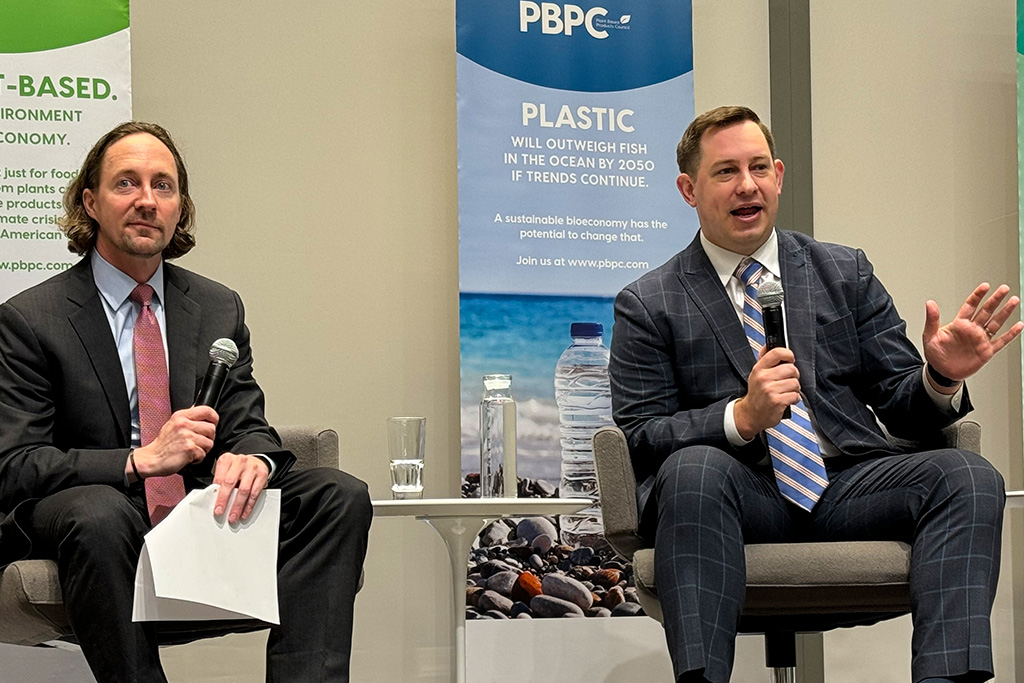 PBPC Executive Director James Glueck (left) and USDA Rural Development Chief of Staff Joe Gilson discuss federal government actions underway on the ag bioeconomy.